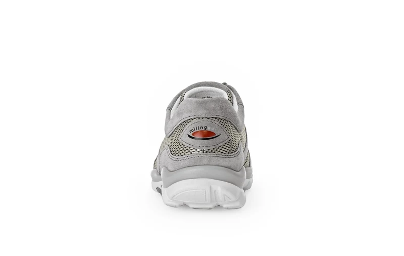 Baskets grises ajourées en nubuck