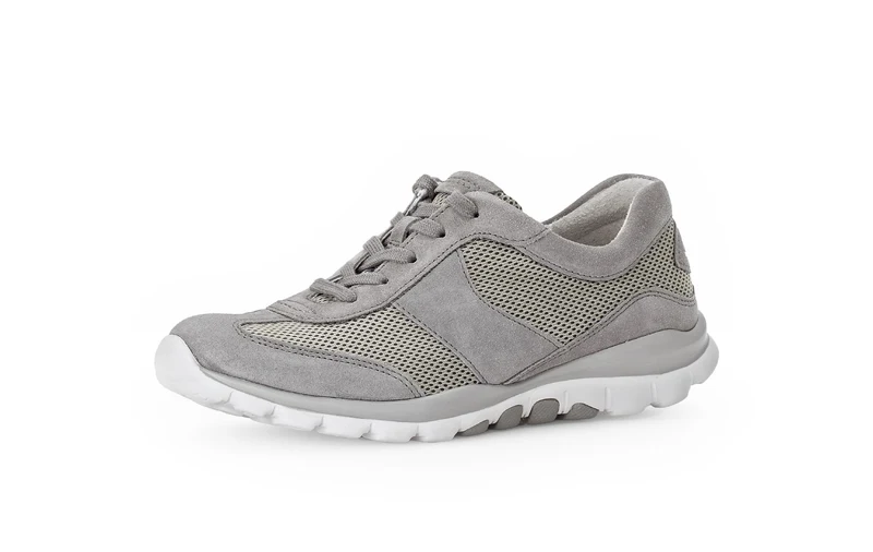 Baskets grises ajourées en nubuck