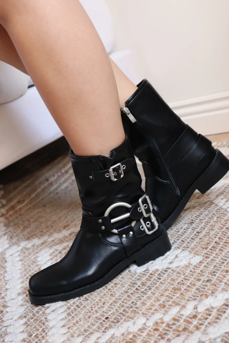 BOOTS MOTOR