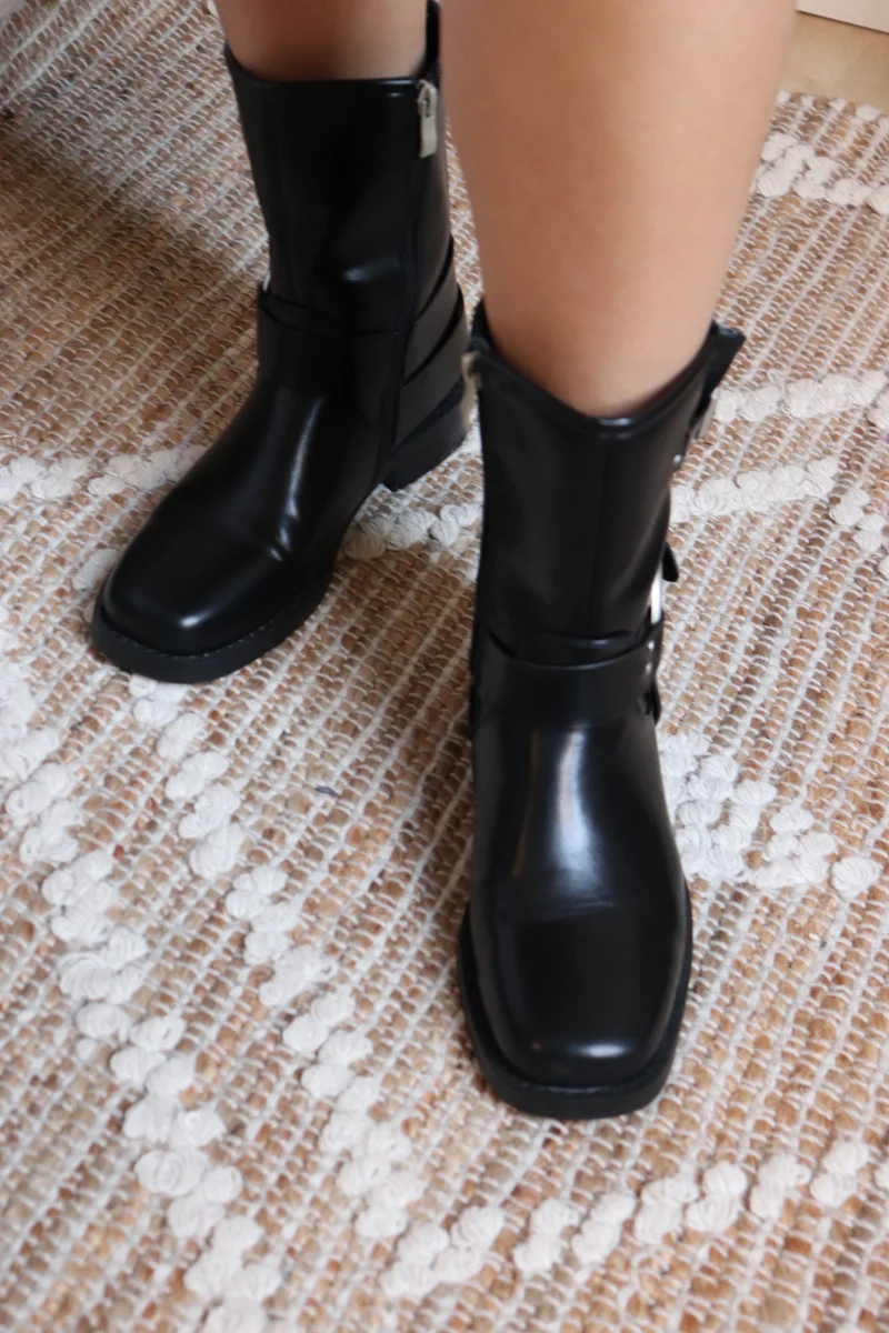 BOOTS MOTOR