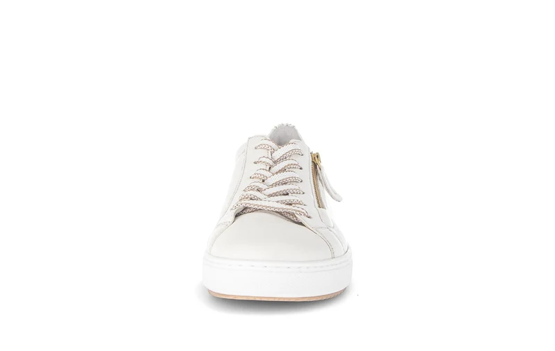 Baskets crème en cuir
