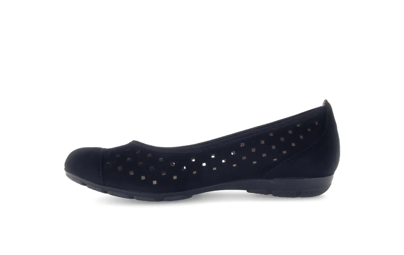 Ballerines perforées noires en Nubuck