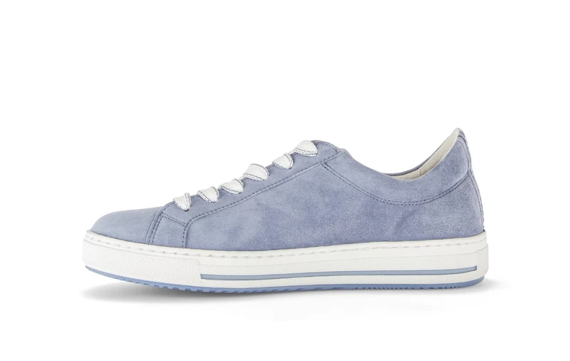 Baskets bleues en nubuck