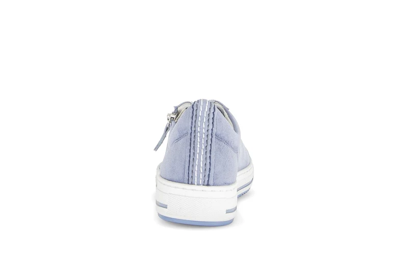 Baskets bleues en nubuck