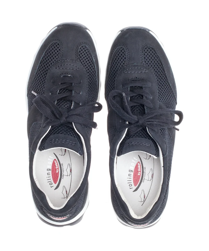 Baskets bleues en textile et cuir