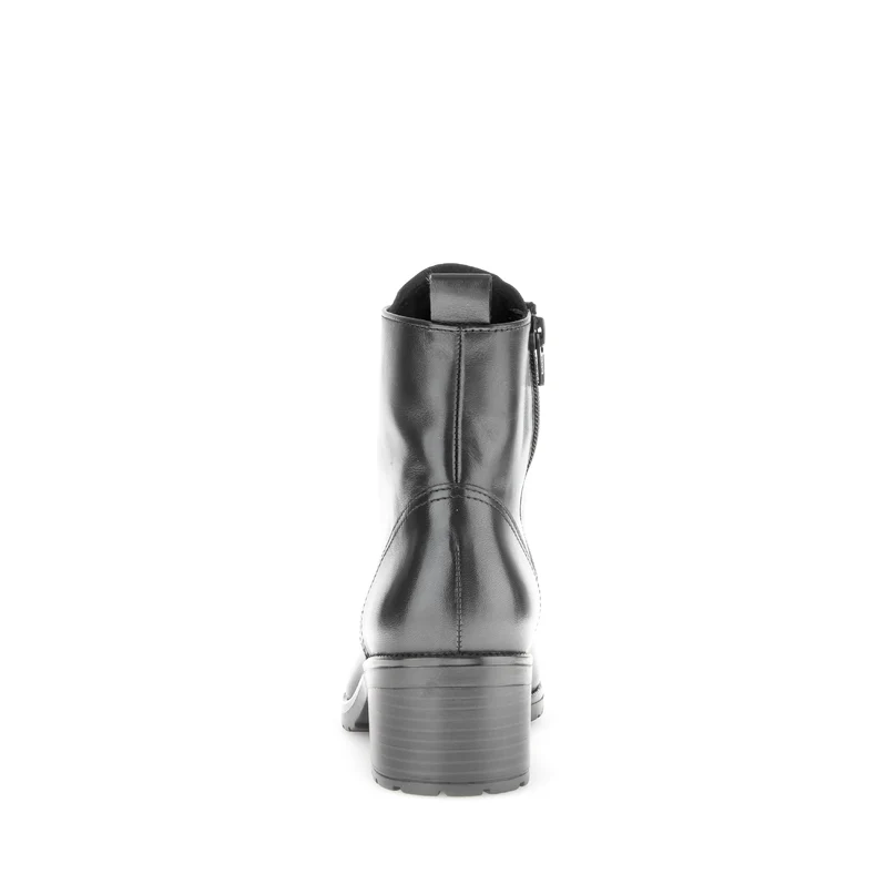 Bottines à lacets noires en cuir lisse