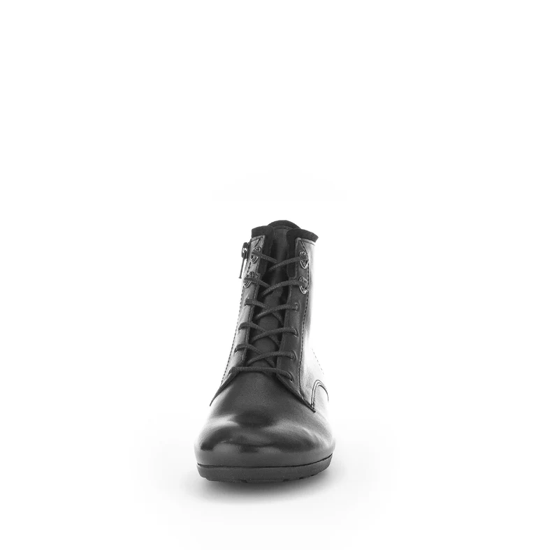 Bottines à lacets noires en combinaison cuirs
