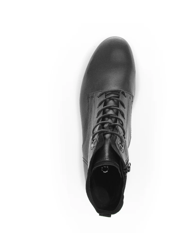 Bottines à lacets noires en combinaison cuirs