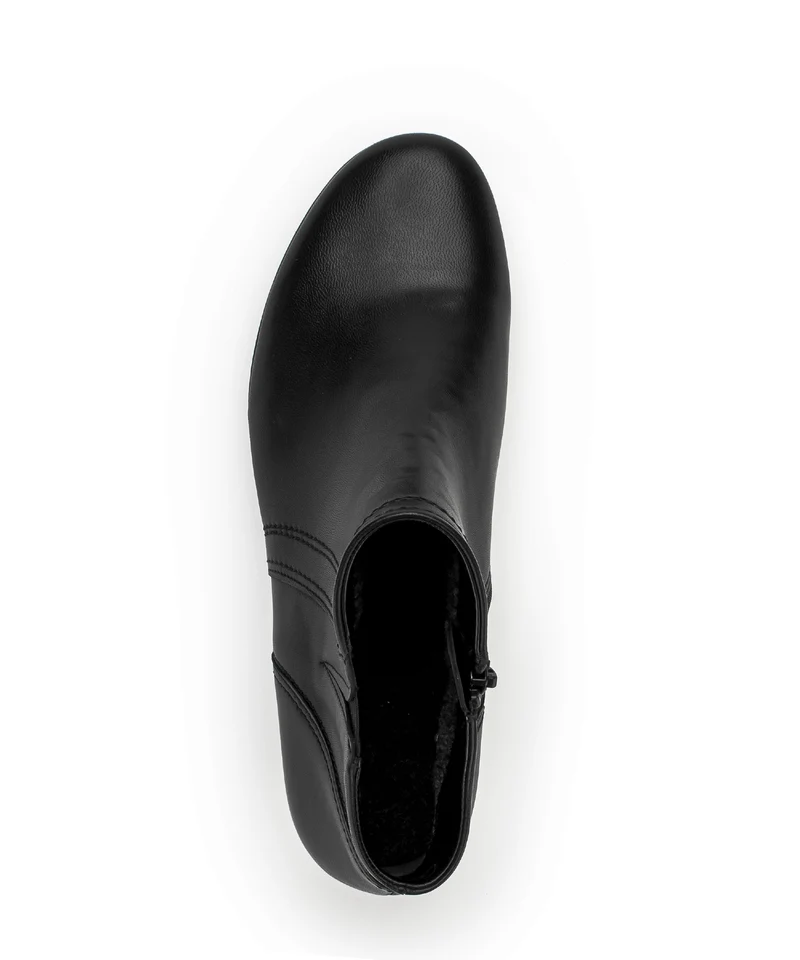 Bottines noires en cuir lisse