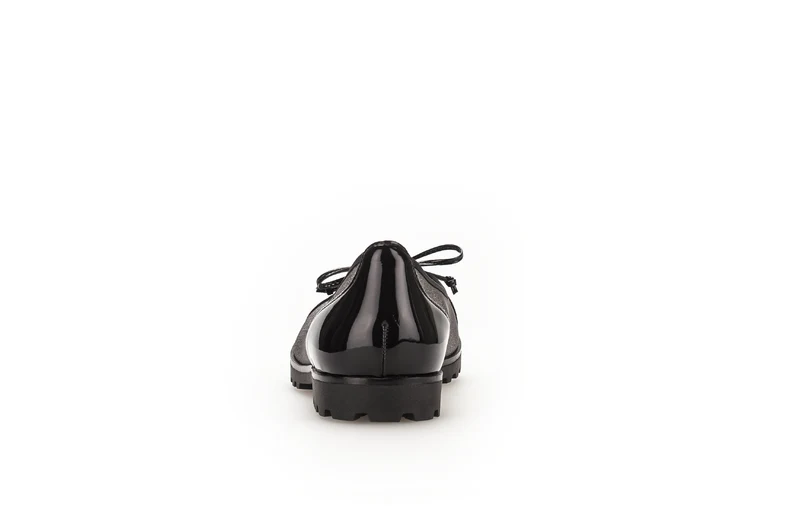 Ballerines argentées/noires en cuirs synthés
