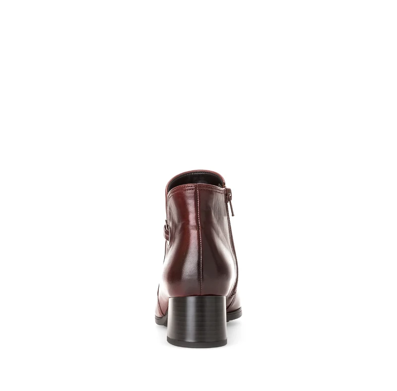 Bottines rouges en cuir lisse