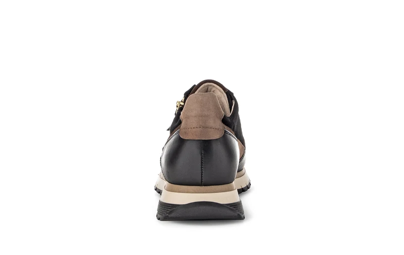 Baskets marron en combinaison cuirs