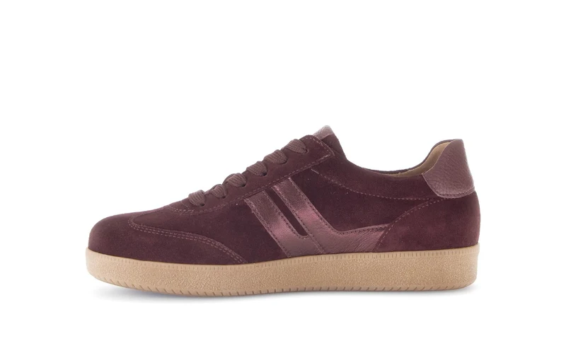 Baskets rouges en nubuck