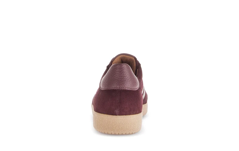 Baskets rouges en nubuck