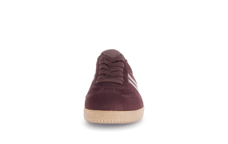Baskets rouges en nubuck