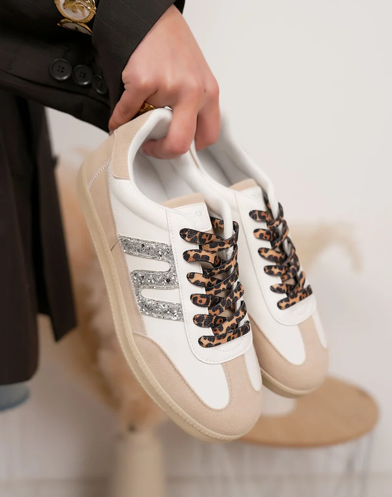 Basket femme blanche et beige tendance à paillettes avec lacets léopard