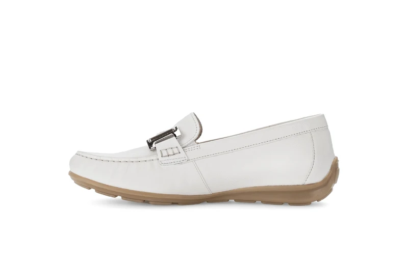 Mocassins blancs en cuir