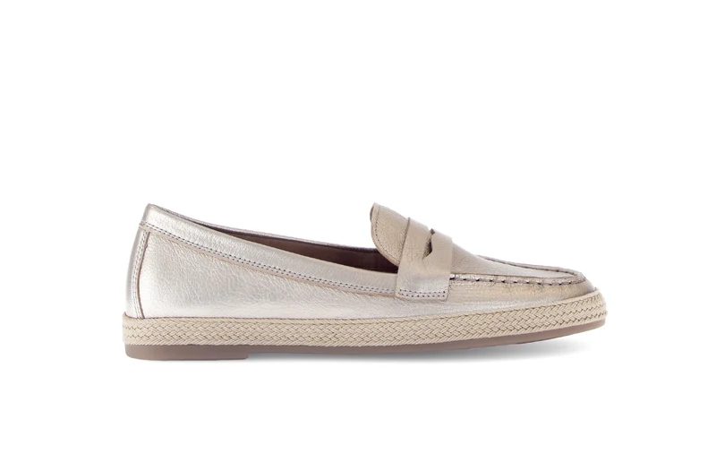 Mocassins poudrés en cuir métallisé
