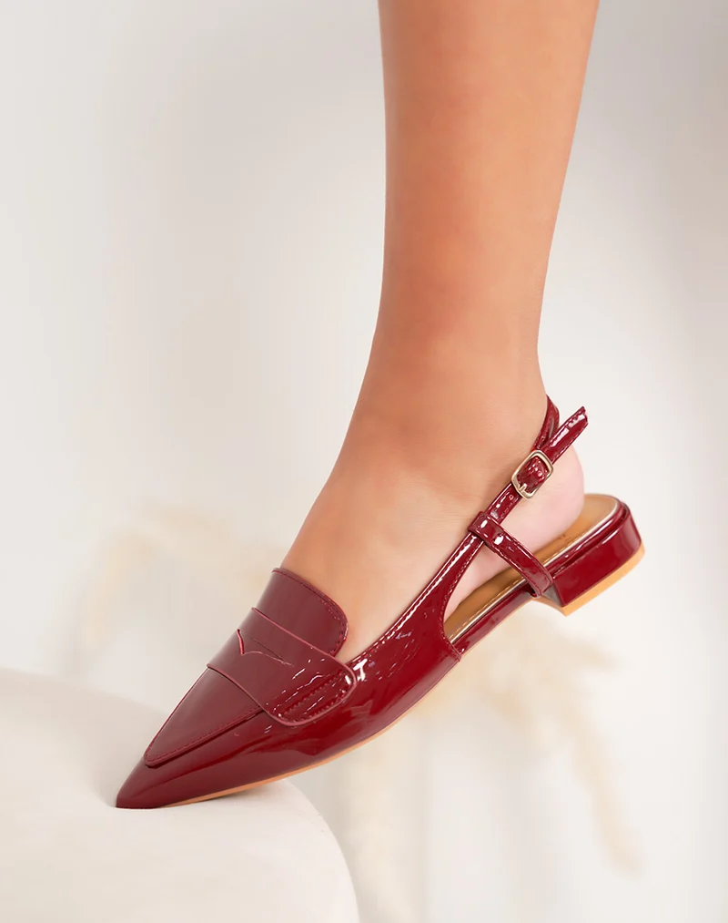 Escarpins femme plats bordeaux vernis à bout pointu et bride ajustable tendance