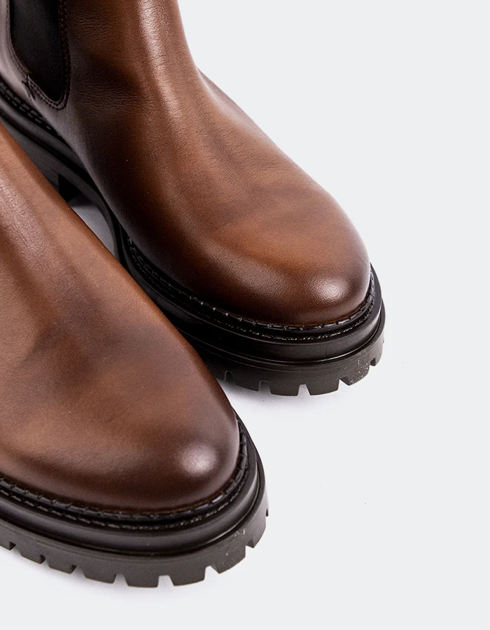 Lavak Camel Leather