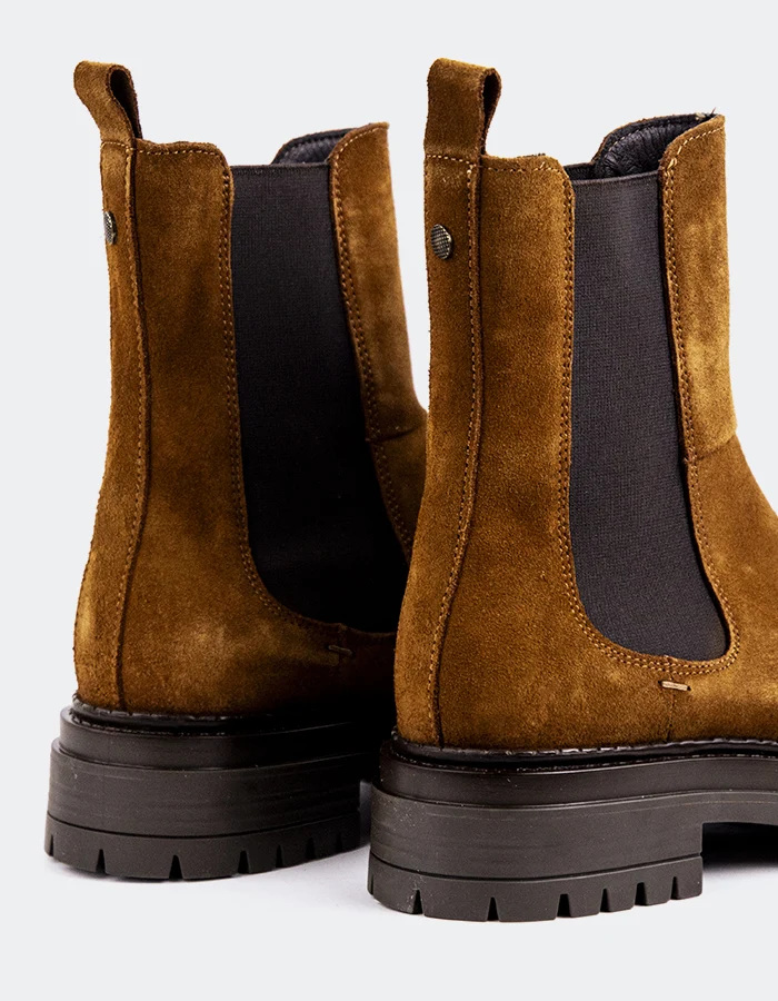 Lavak Tan Suede