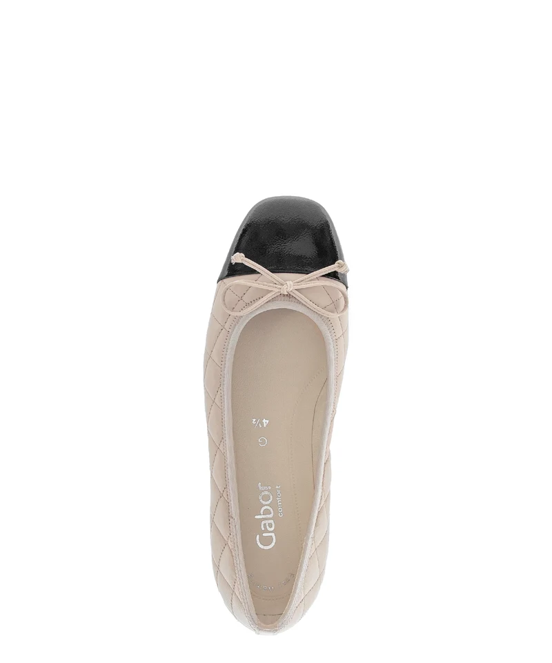 Ballerine beige matelassée bout vernis noir