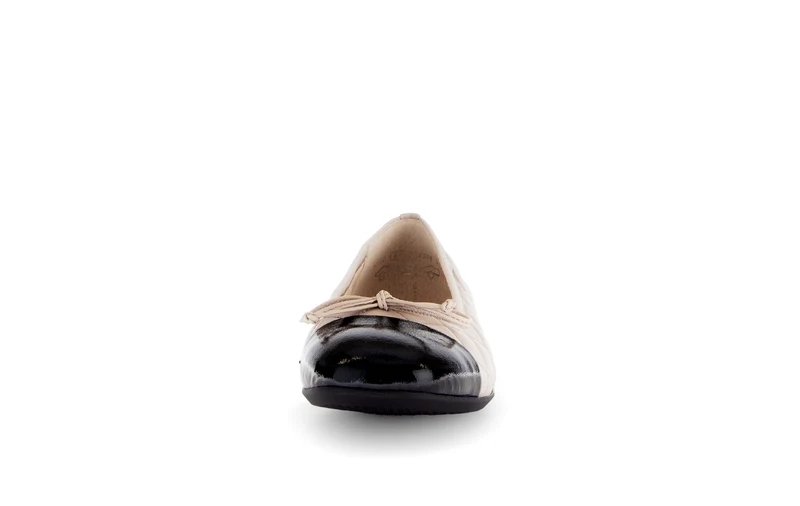 Ballerine beige matelassée bout vernis noir
