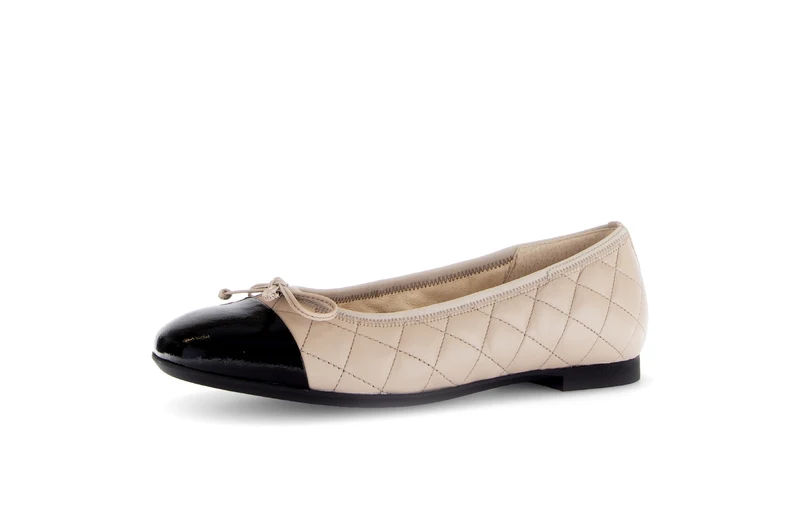 Ballerine beige matelassée bout vernis noir