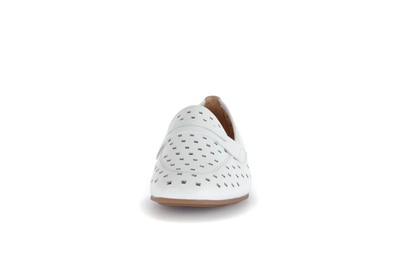 Mocassins blancs en cuir