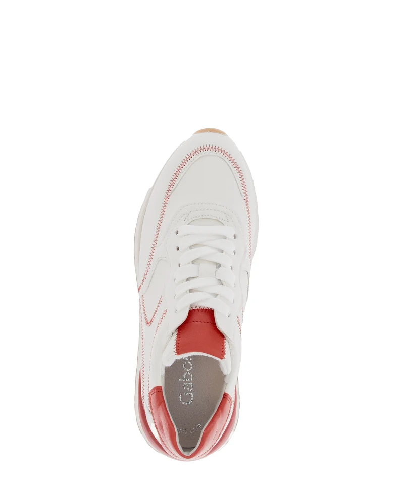 Baskets rouges et blanches en cuir lisse