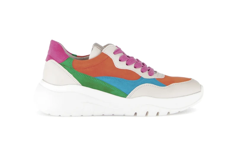 Baskets beiges en cuir imprimé
