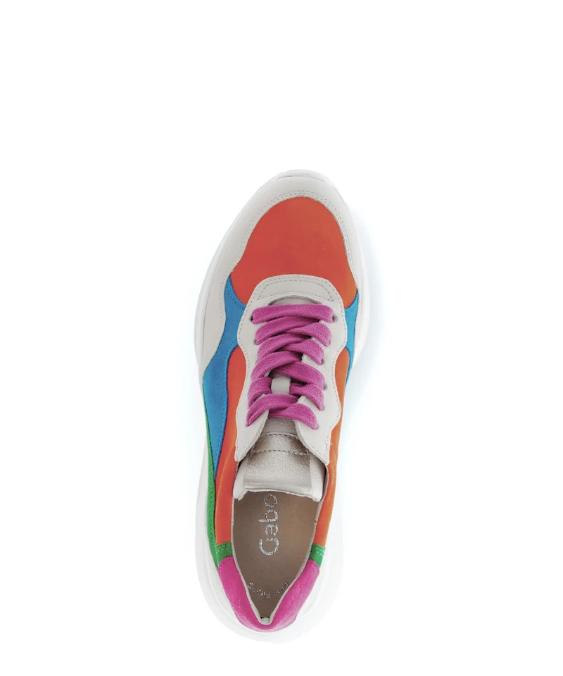 Baskets beiges en cuir imprimé