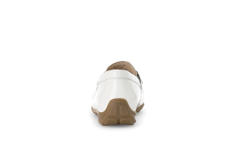 Mocassins blancs en cuir vernis