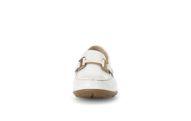 Mocassins blancs en cuir vernis