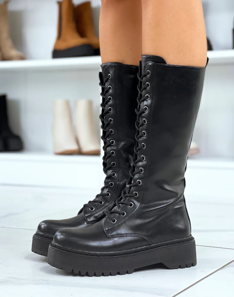 Bottes noires à plateforme épaisse et lacets