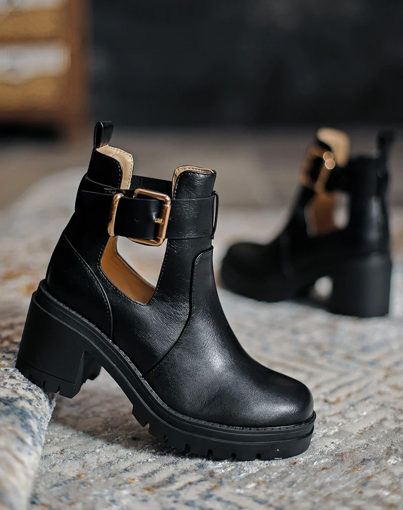 Bottines noires ouvertes à talon