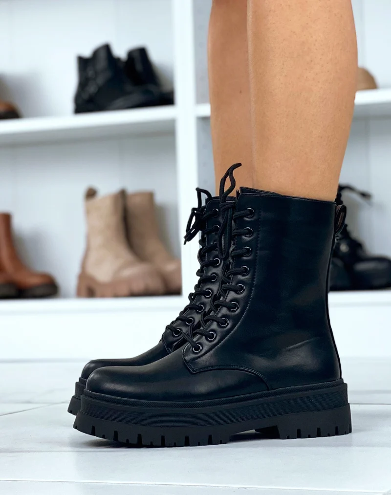 Bottines montantes noires à lacets