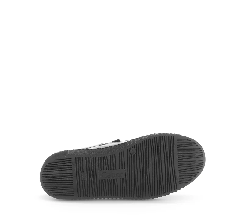 Baskets noires en cuir vernis avec un bijou fantaisie
