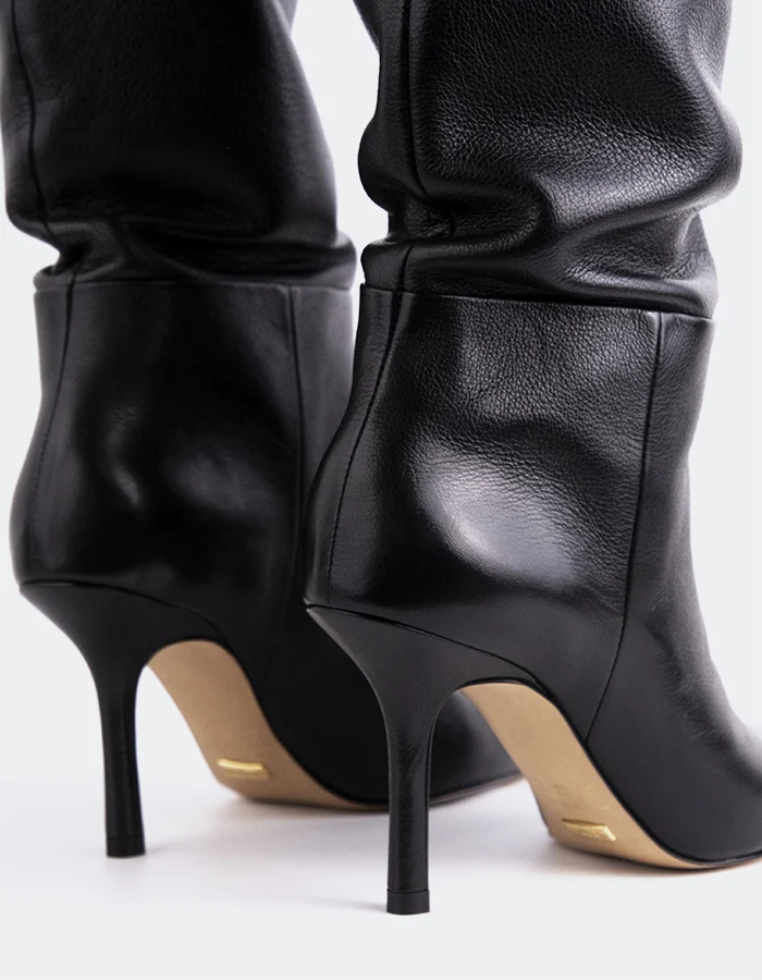 Gladez Black Leather