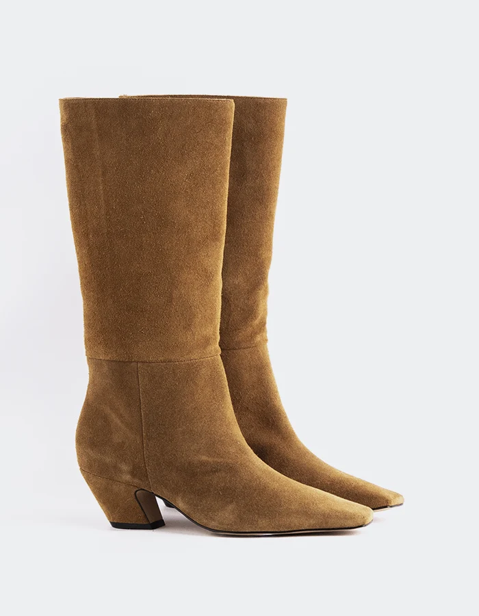 Renesme Camel Suede