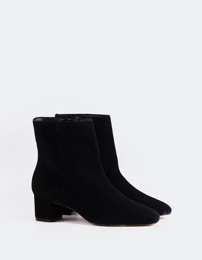 Gracyn Black Suede