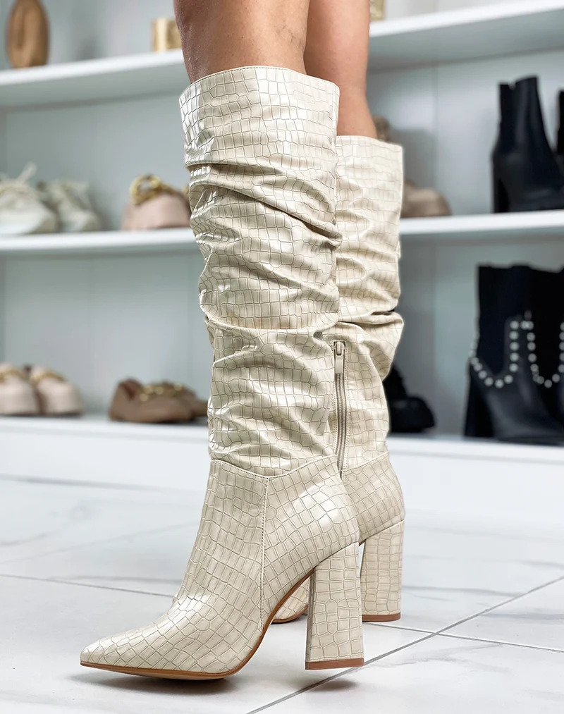 Bottes à talon beiges effet croco