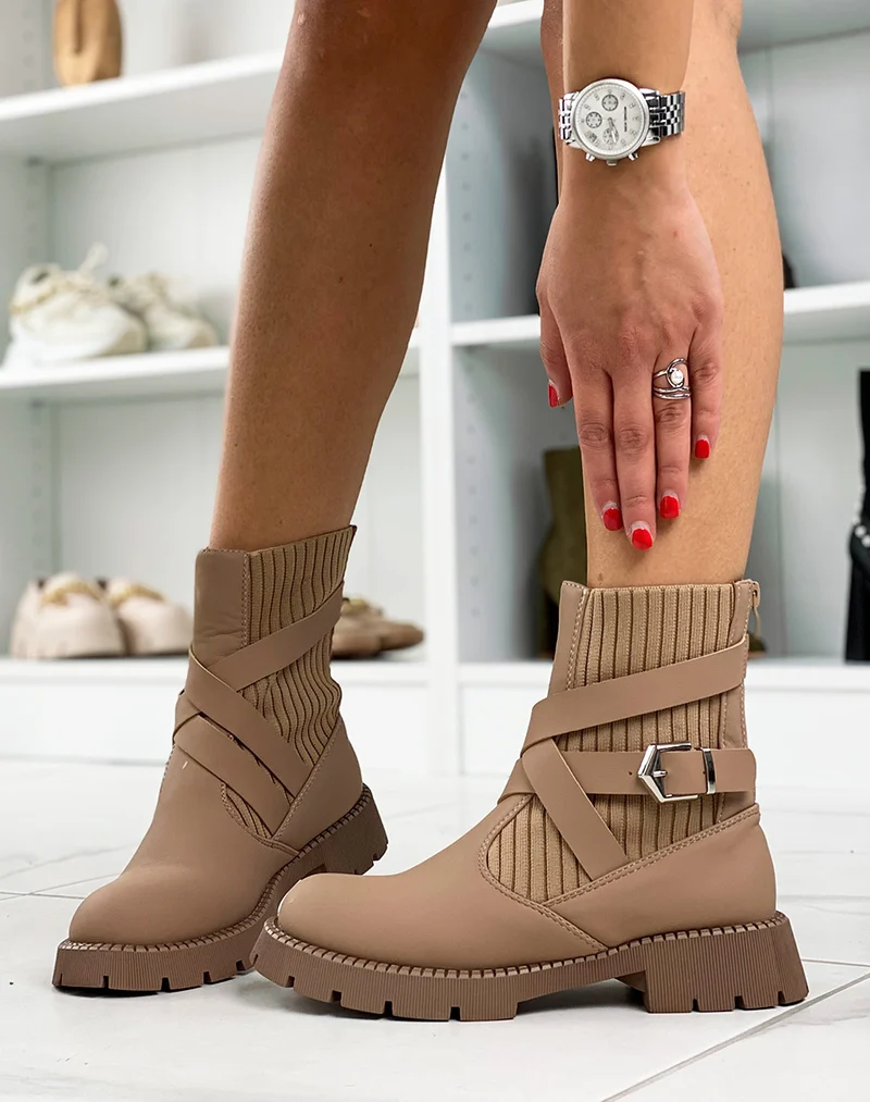 Bottines effet chaussettes à lanières entrecroisées marrons