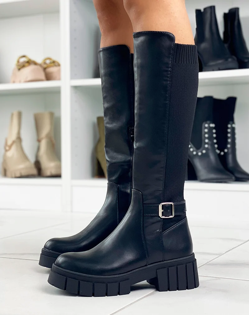 Bottes noires bi-matière à lanière et semelle épaisse