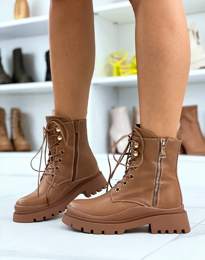 Bottines marron clair à semelle crantée