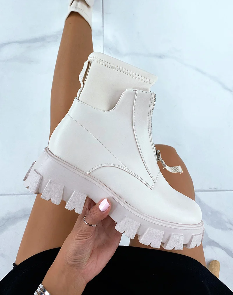 Bottines beiges zipées à grosse semelle crantée effet chaussette