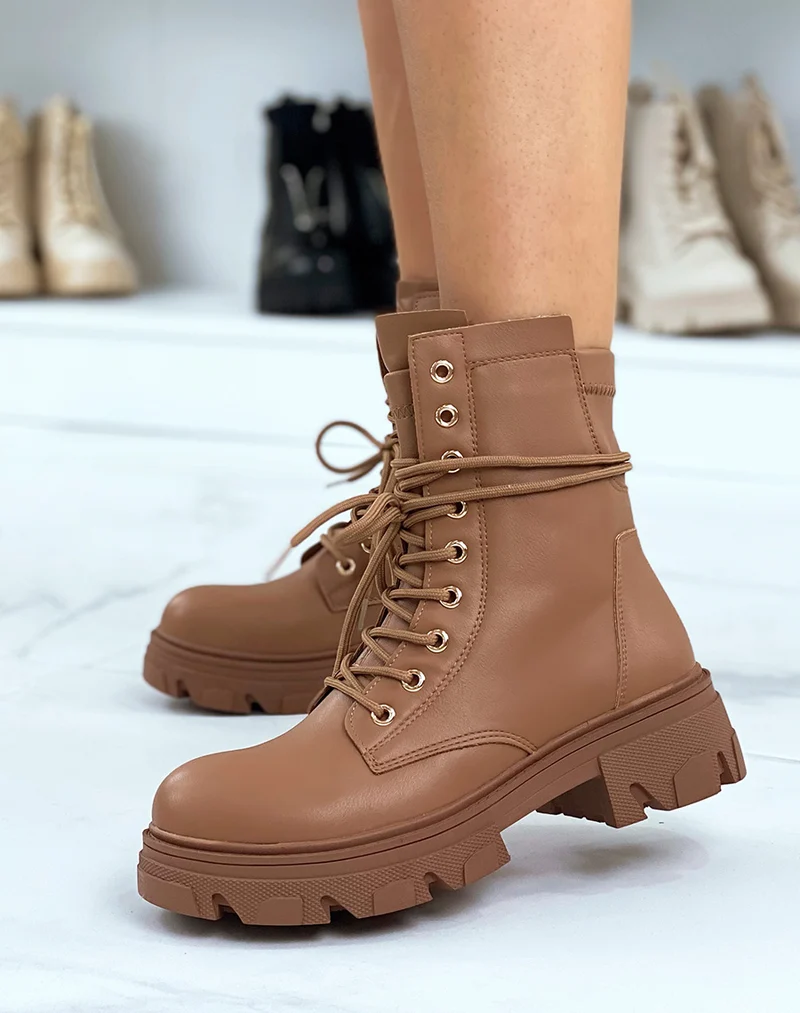 Bottines marrons montantes à lacets et semelle talonnée