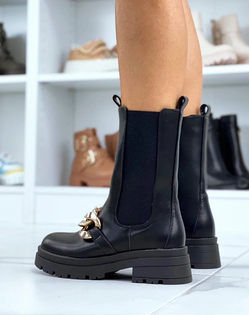 Bottines noires montantes à grosse chaîne dorée
