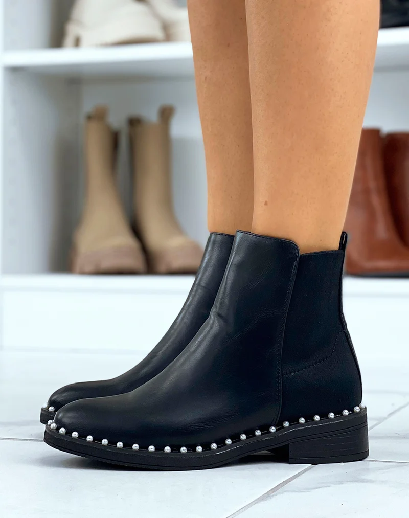 Bottines noires à perles