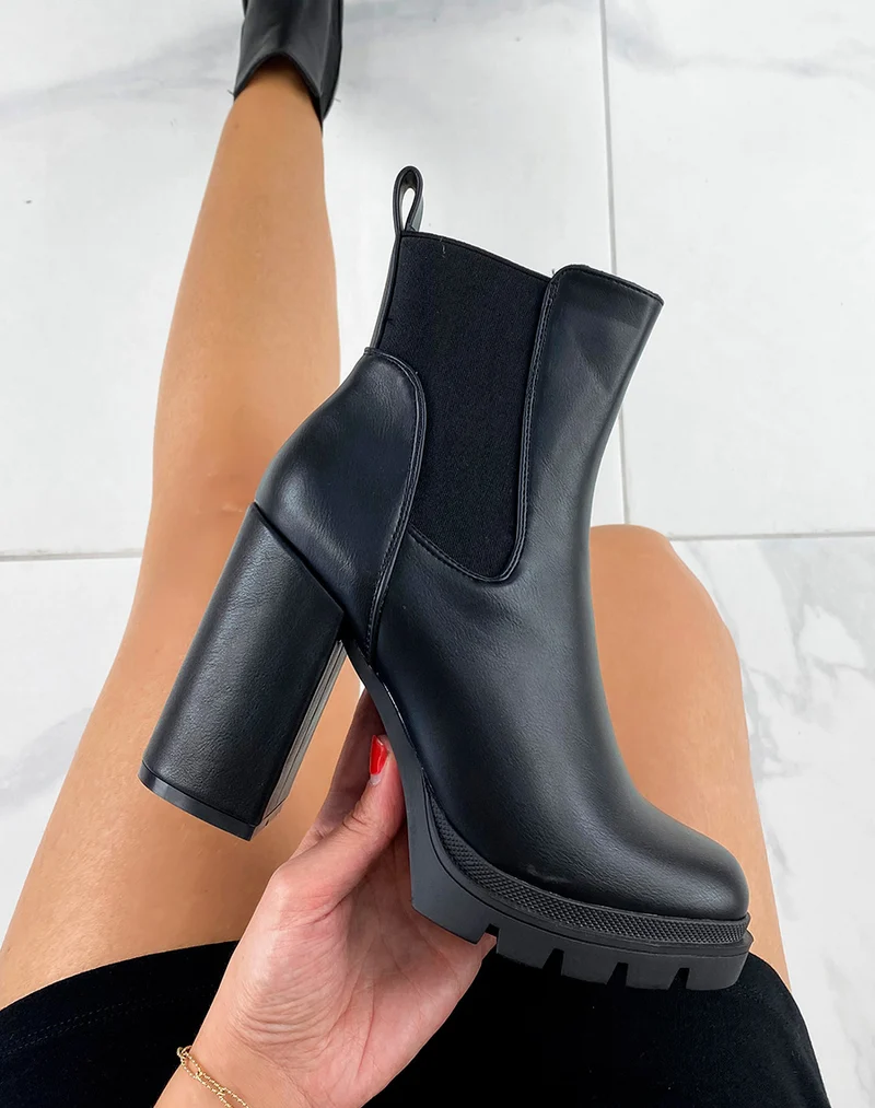 Bottines à talon noires à plateforme crantée